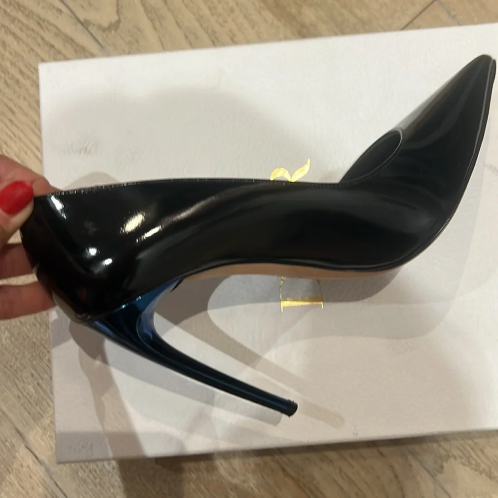 Alexander McQueen horn heel pump black with metallic blue heels size 40. - Picture 8 of 17